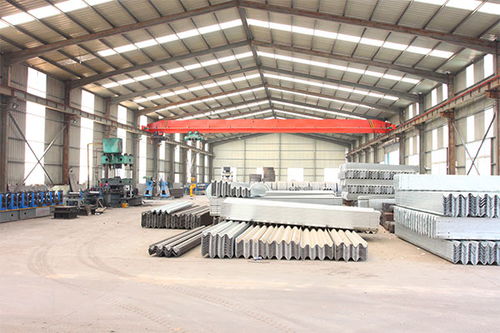 呈貢公路波形防撞護欄廠化工產品 安全防護與技術創新